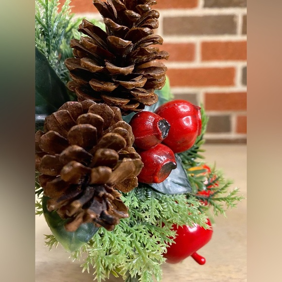 Vintage Christmas Candle Ring Plastic Green Leaves, Fruit, & Nuts 3‎ In Opening - Picture 10 of 10